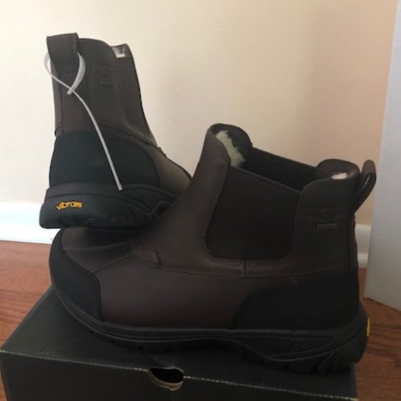 UGG Butte Chelsea waterproof fur leather boot. Cold weather boots. Size: 11, 12 - Picture 1 of 16